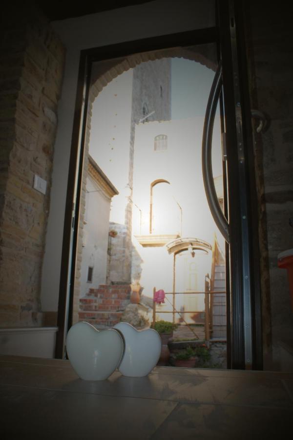 B&B Sotto Le Mura Pietra Montecorvino Ngoại thất bức ảnh