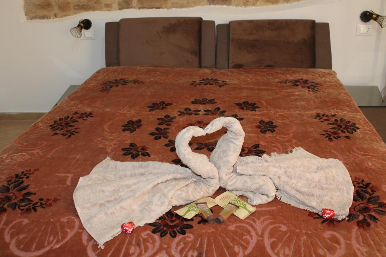 B&B Sotto Le Mura Pietra Montecorvino Ngoại thất bức ảnh