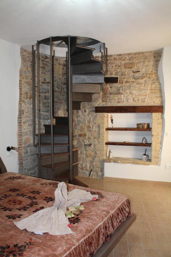 B&B Sotto Le Mura Pietra Montecorvino Ngoại thất bức ảnh