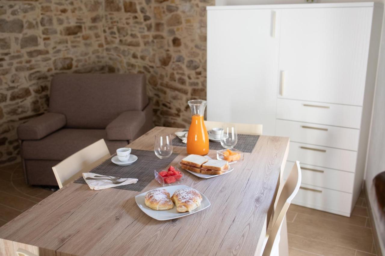 B&B Sotto Le Mura Pietra Montecorvino Ngoại thất bức ảnh